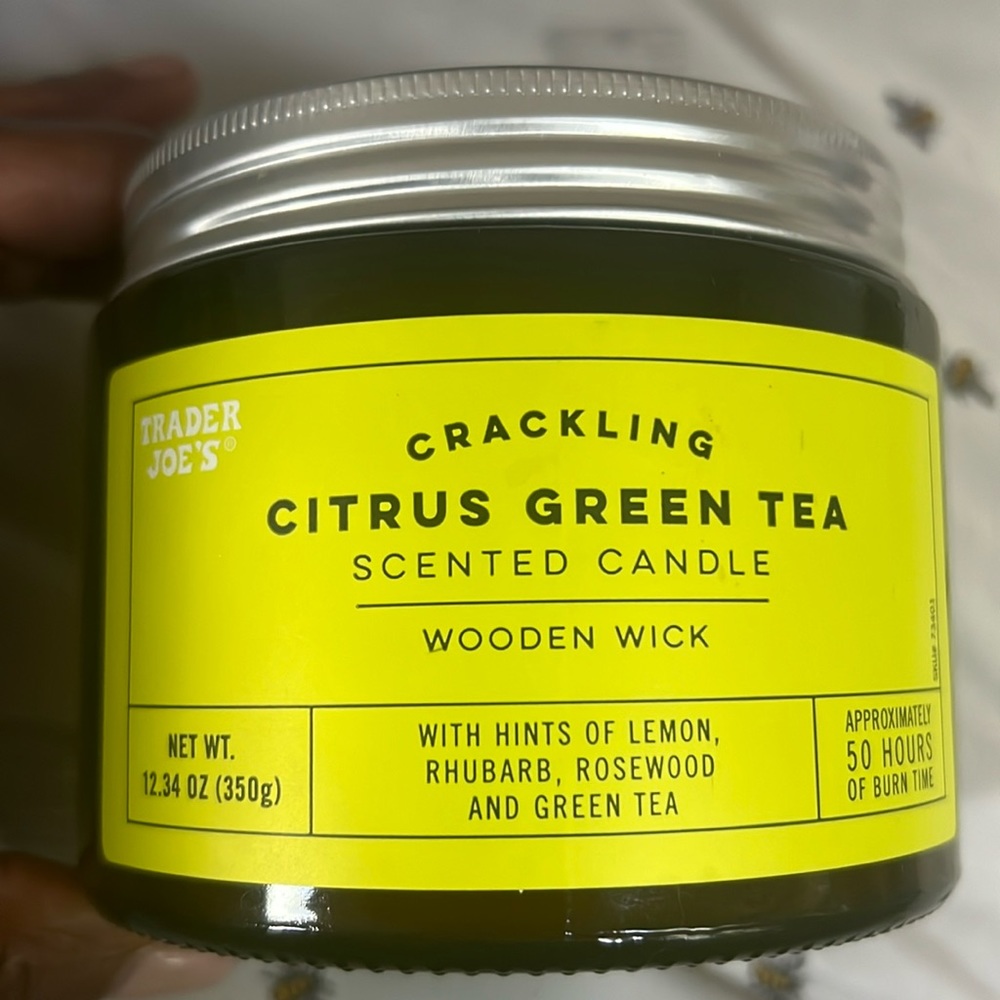 Trader Joe's Crackling Citrus Green Tea Scented Candle in Jar Wooden Wick New
